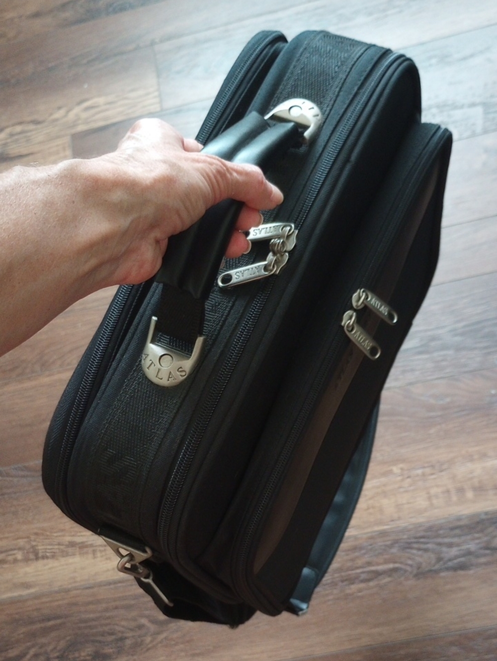 ATLAS Laptop & Document Travel Bag-UNISEX - Picture 9 of 10